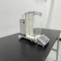 Mettler Toledo XS64 Analytical Balance image 1